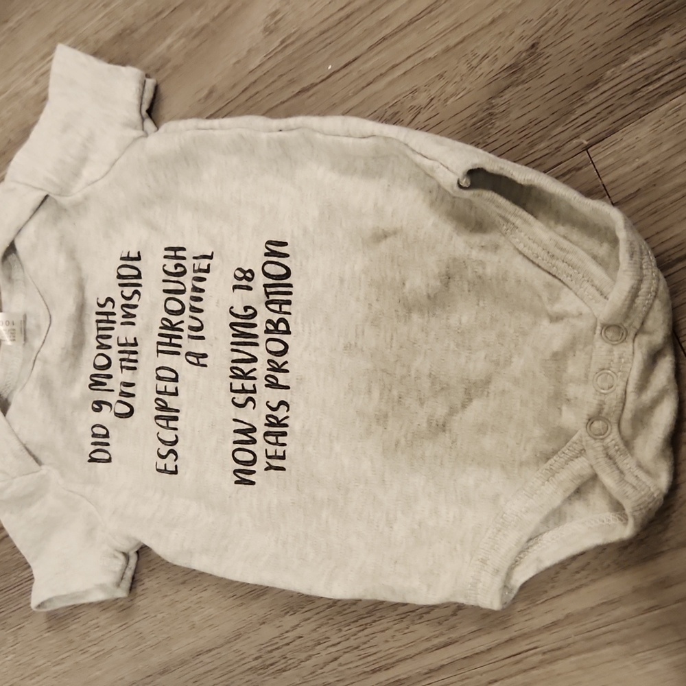🐻 Newborn Onesie